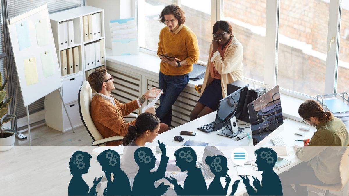 Réunion d'équipe discutant ensemble