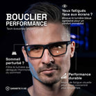 Jeune homme portant des lunettes gaming Horus X One aux verres clairs sur fond noir avec descriptif bénéfices produits (yeux reposés, sommeil amélioré, performance durable)