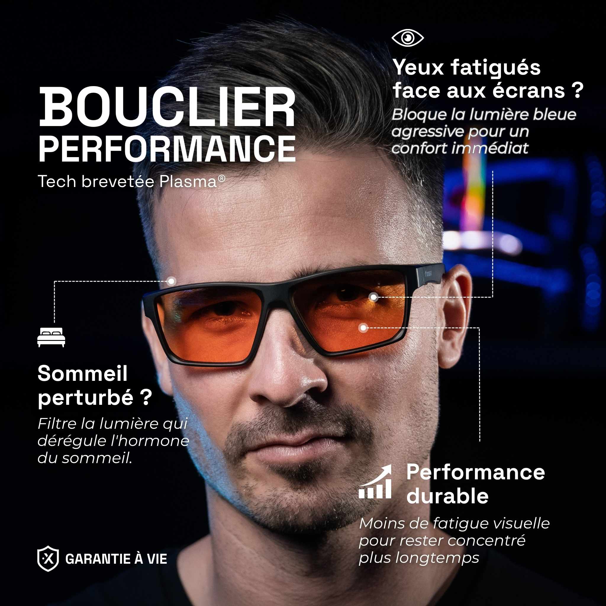 Jeune homme portant des lunettes gaming Horus X One aux verres ambrés sur fond noir avec descriptif bénéfices produits (yeux reposés, sommeil amélioré, performance durable)