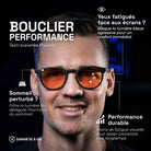 Notre cofondateur Matthieu porte les lunettes gaming urban ambrées et montre les bénéfices : bouclier performance, anti lumière bleue pour meilleur confort et sommeil. 